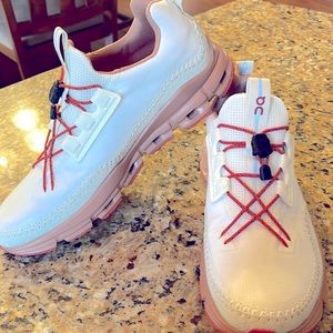 Brand new, never worn.  Received as a gift and they’re too small.